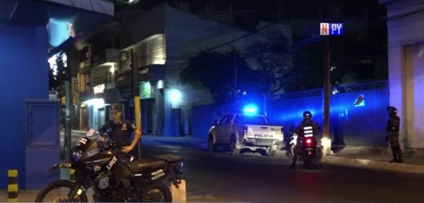 Detienen infraganti a presunto ladrón que ingresó a un comercio | Noticias Paraguay