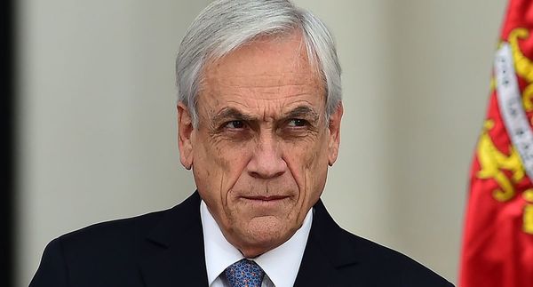 Piñera es acusado por abuso de poder