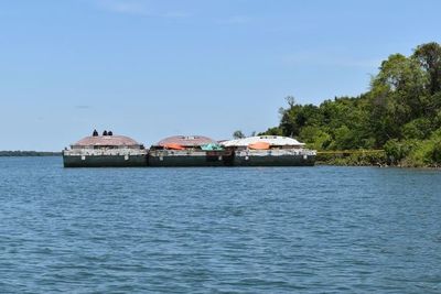 Lluvias ayudaron a mejorar navegación, pero persiste problema para los barcos - Nacionales - ABC Color