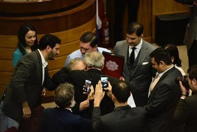 Galaverna emocionado:"Es un homenaje que Humberto haya venido hasta el Senado" » Ñanduti