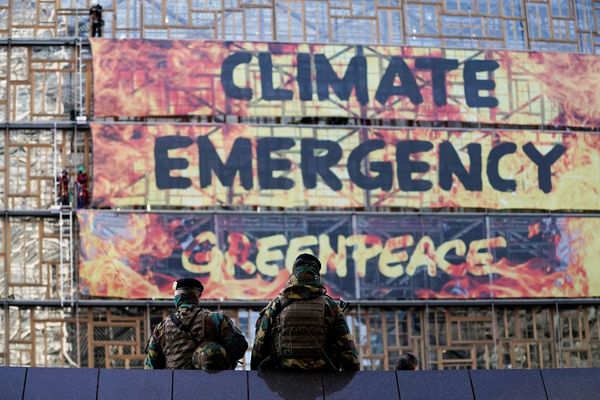 Greenpeace alerta de la “emergencia climática” antes de una cumbre europea