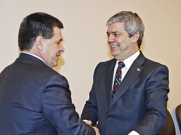 Antonio Barrios dijo estar sorprendido por la salida de Enrique Riera del Movimiento Honor Colorado - Notas - ABC Color