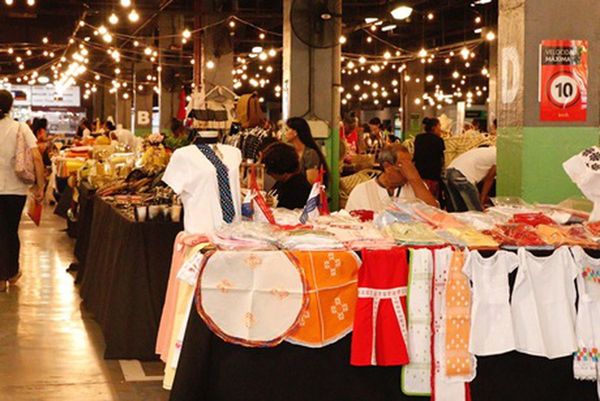 Feria navideña llama a adquirir y promocionar la artesanía nacional