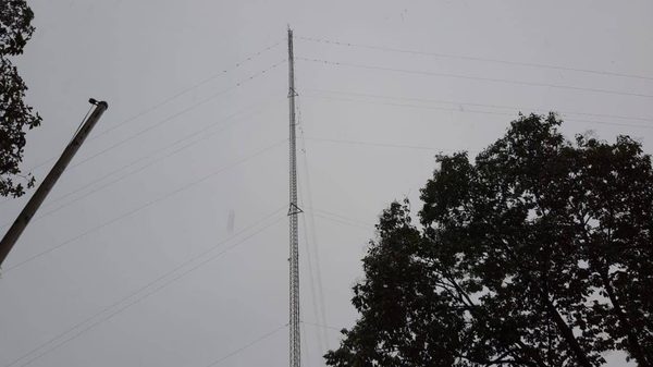 RAYO CAE POR ANTENA DE EMISORA RADIAL DEL NORDESTE