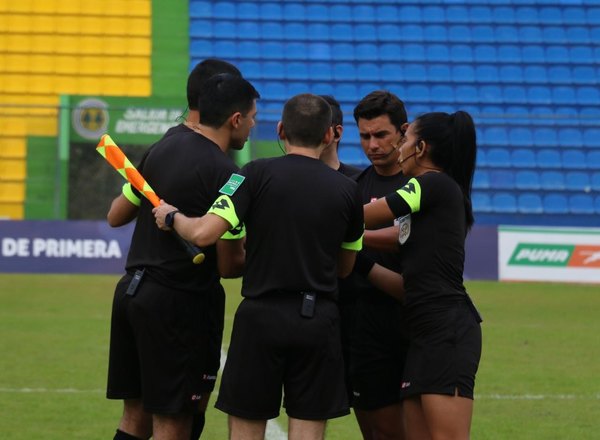 Los árbitros para la última fecha del Clausura