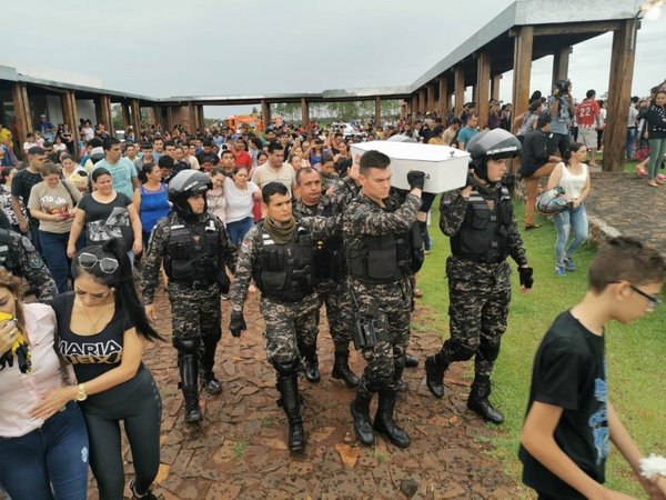 Multitud da el último adiós a Brunito en Presidente Franco