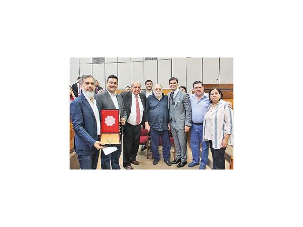 Cámara de Senadores rinde homenaje a Humberto Rubin