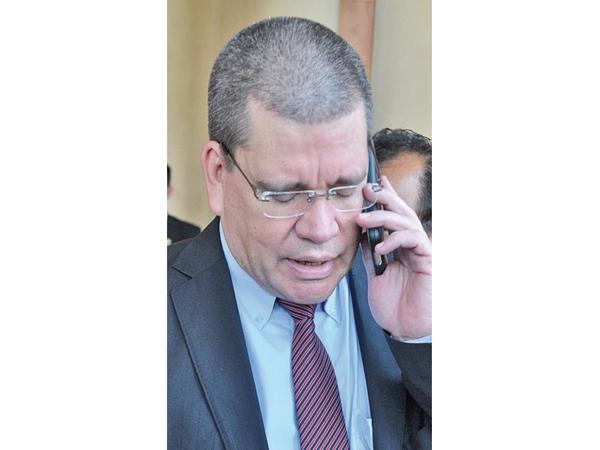 Salida de Riera deja a HC debilitado con solo cinco senadores titulares