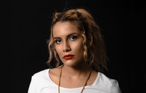 Paula Vián presentó su primer sencillo musical: “Se cansó”