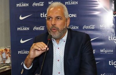 Empresario arremete contra JJ Zapag