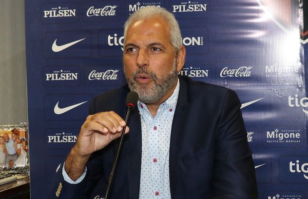 Empresario arremete contra JJ Zapag