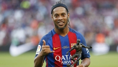 HOY / Ronaldinho: "Messi no es el mejor de la historia, sí de su época"