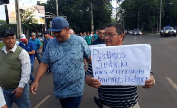 Cambistas se movilizaron tras asalto fatal