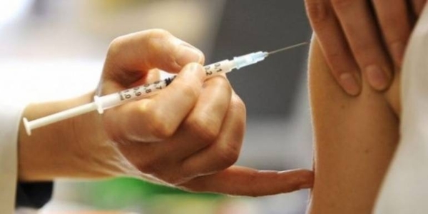 HOY / El 60% de las personas que buscan una dosis antiamarílica ya se vacunaron y perdieron sus tarjetas