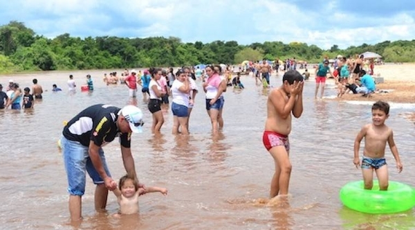 HOY / Riesgo vs diversión: qué esconden bajo el agua los lugares recreativos de verano y cómo protegerse