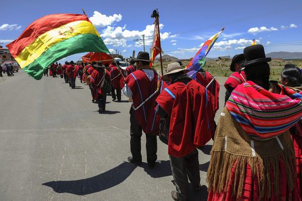 Los Ponchos Rojos, la milicia aymara que se planta como la “retaguardia” de Bolivia