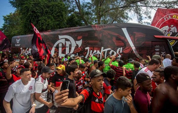 Una marea rubro-negra despidió al Fla - Fútbol - ABC Color