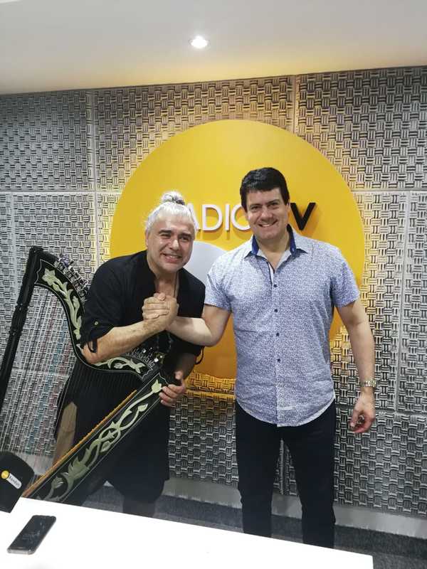 Víctor Espínola el embajador del arpa paraguaya en Radio Ñandutí » Ñanduti