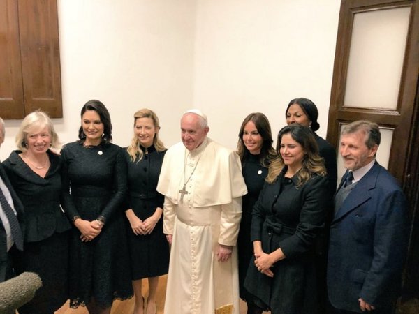 Francisco presidió acto con cinco primeras damas de Latinoamérica