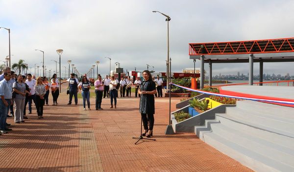 Inauguraron escenario en la playa de Encarnación