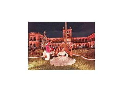 Danza y grupos corales, en los  jardines del Palacio