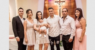 La cantante Male González bautizó a su hijo 