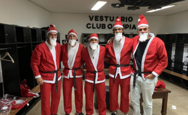 HOY / Van vestidos de Papa Noel a visitar a niños del Acosta Ñu
