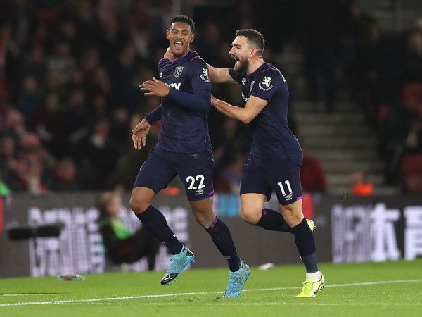 West Ham de Balbuena toma aire a costa del Southampton
