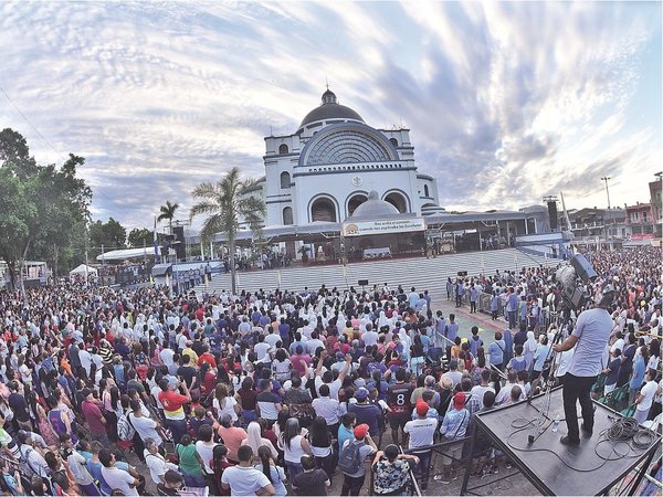 Obispo de Caacupé: “La gente no vino aquí de balde o por turismo”