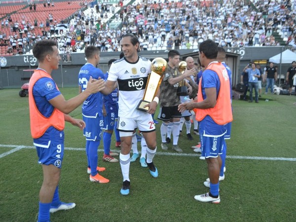 El tetracampeón cerró el año goleando a Sol de América