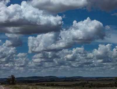 Domingo caluroso con ingreso de un sistema de tormentas durante la tarde | .::Agencia IP::.