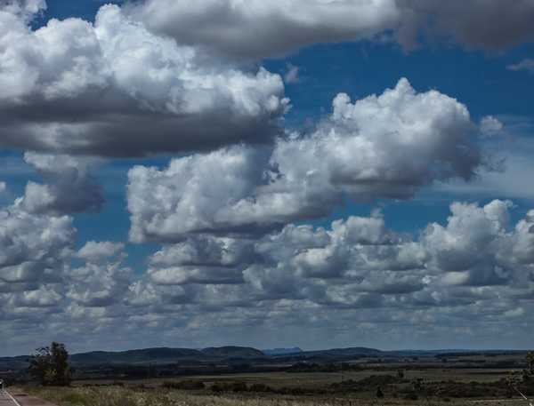 Domingo caluroso con ingreso de un sistema de tormentas durante la tarde | .::Agencia IP::.