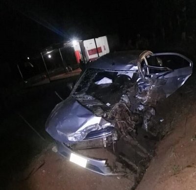 Terrible accidente de tránsito, dos fallecidos y tres heridos en Presidente Franco | Noticias Paraguay