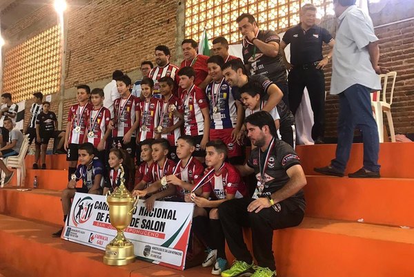 Coronel Oviedo ganó invicto el Nacional C11 de fútbol de salón