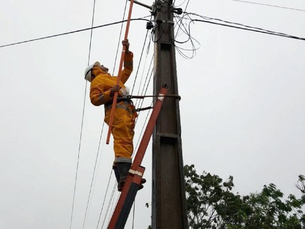 Varias zonas de Asunción y Central están sin energía eléctrica tras temporal