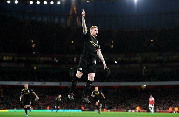 HOY / De Bruyne expone al Arsenal