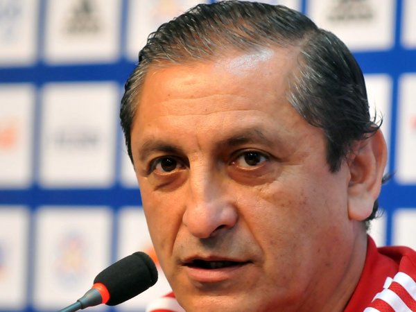 Ramón Díaz, cerca de volver a dirigir en Paraguay