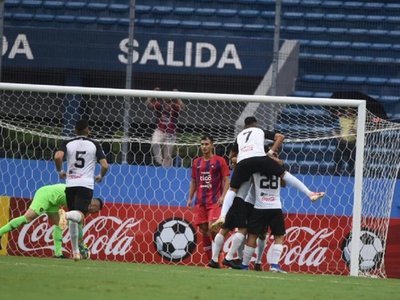 Cerro decepciona y cierra el año con dura derrota en La Nueva Olla