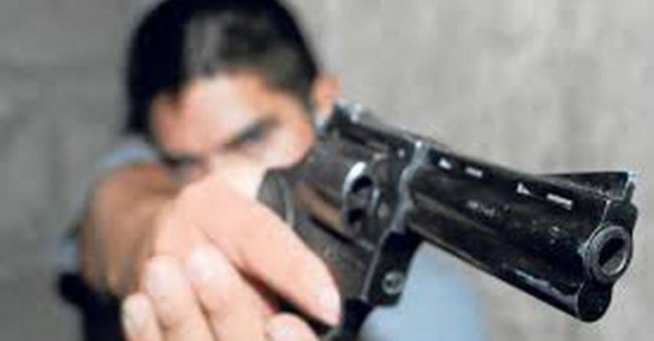 Asesinan a un hombre y dejan herida a su hija