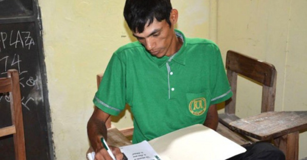 ¡EL GRADUADO! Preso: “Cambié el arma blanca por un bolígrafo”