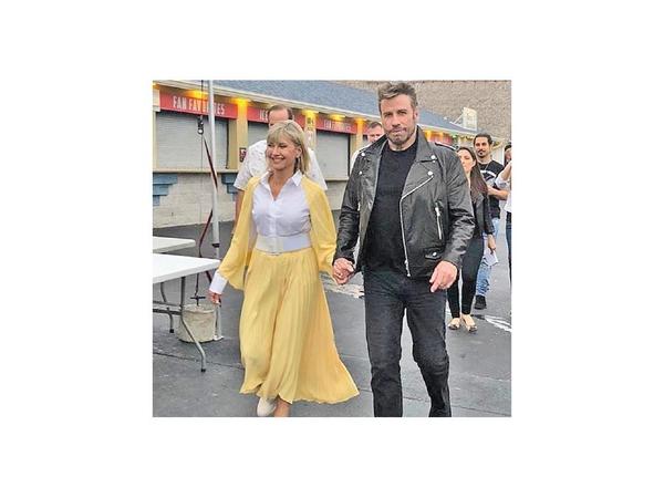 John Travolta y Newton-John revivieron el filme Grease, a 41 años de su estreno