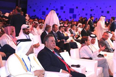 Ministro participa de foro de líderes en Qatar