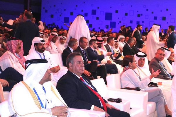 Ministro participa de foro de líderes en Qatar