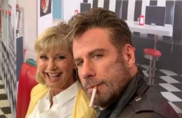 Travolta y Newton-John 'reviven' a sus personajes de 'Grease' a más de 40 años de su estreno - SNT