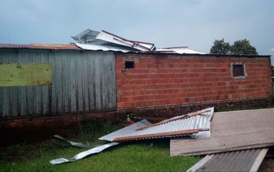 Fuerte tormenta deja varios destrozos en San Pedro