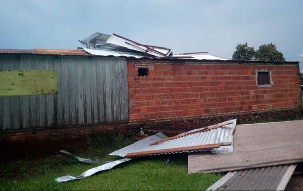 Fuerte tormenta deja varios destrozos en San Pedro