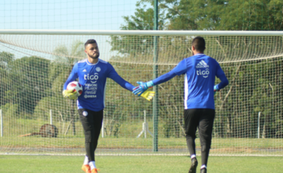 HOY / Marcucci recluta a 30 futbolistas para amistosos con Colombia