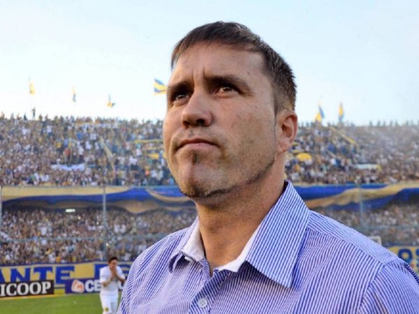 Chacho Coudet dirigirá en Brasil