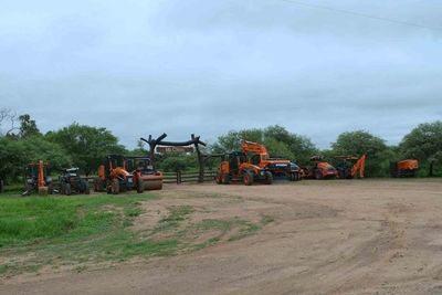 Bacheo interrumpido por lloviznas en el Chaco - Nacionales - ABC Color