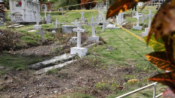 Colombia investiga una fosa común donde habrían enterrado decenas de cuerpos » Ñanduti